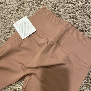 LULULEMON BRAND NEW LEGGINGS